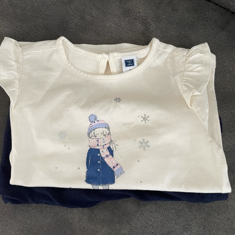 Little girls set ! Never worn . Size 4 - Picture 3 of 3